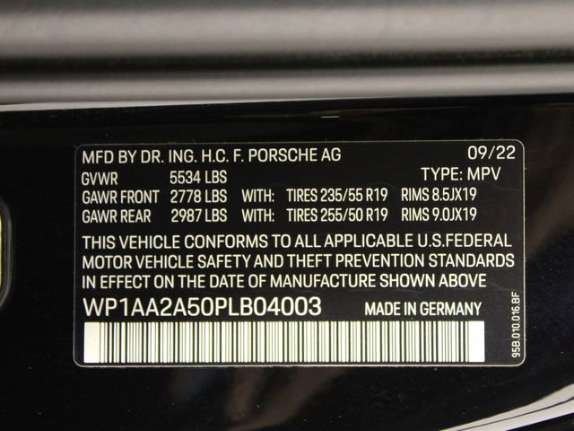 Certified 2023 Porsche Macan image 30