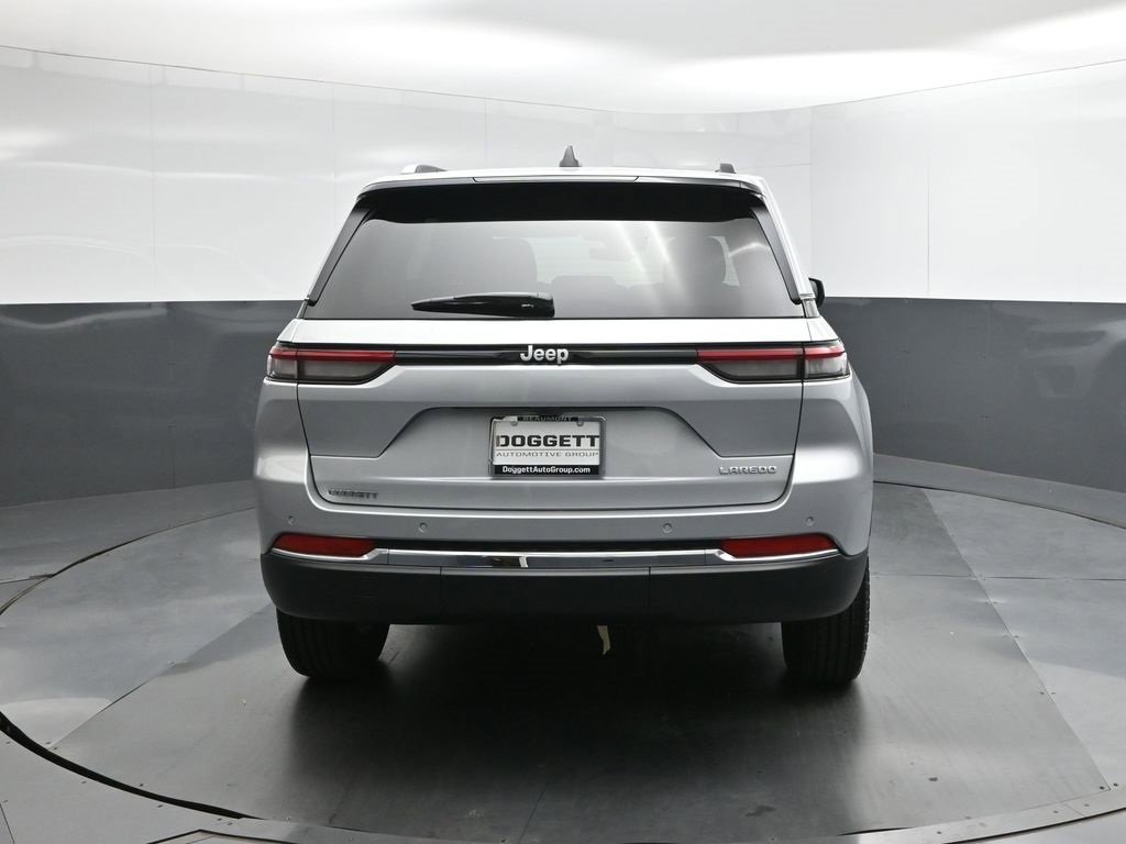 New 2025 Jeep Grand Cherokee Laredo w/ Luxury Tech Group I image 8