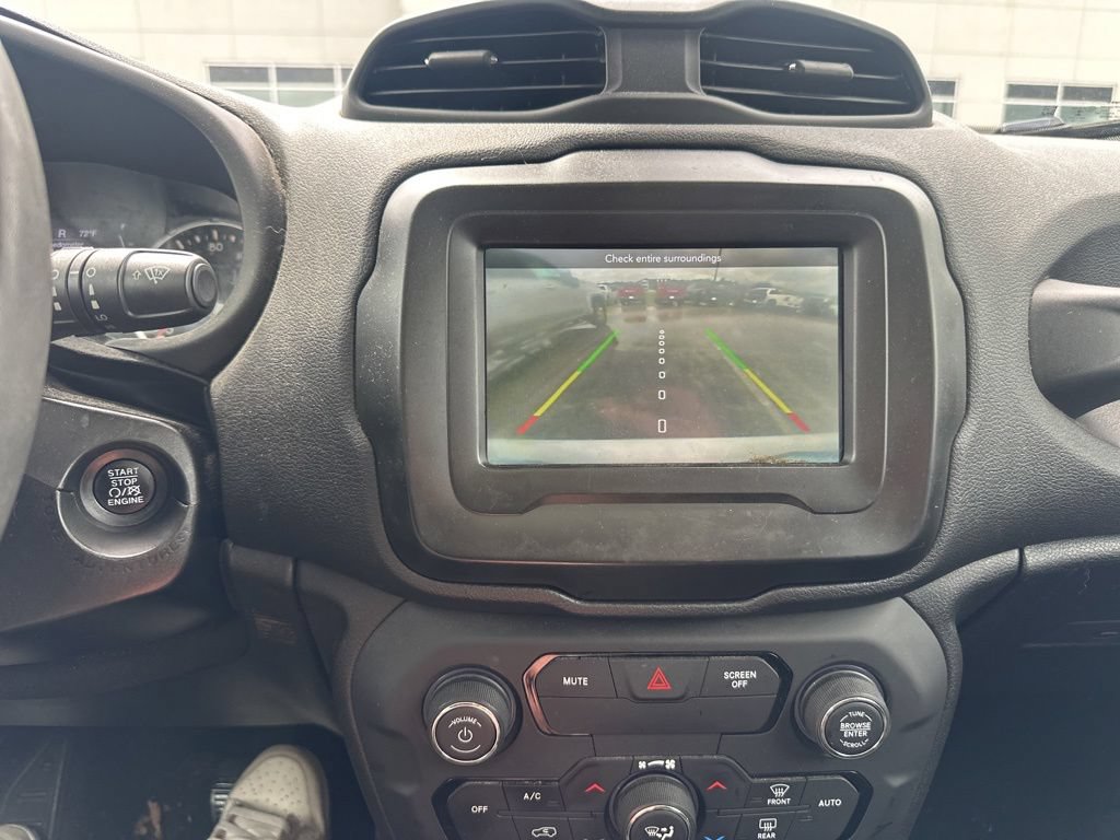 Used 2018 Jeep Renegade Latitude w/ Popular Equipment Group FWD image 8