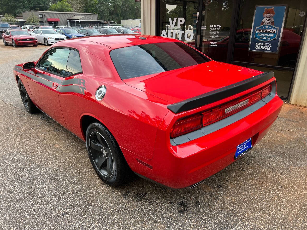 Used 2014 Dodge Challenger SXT image 6
