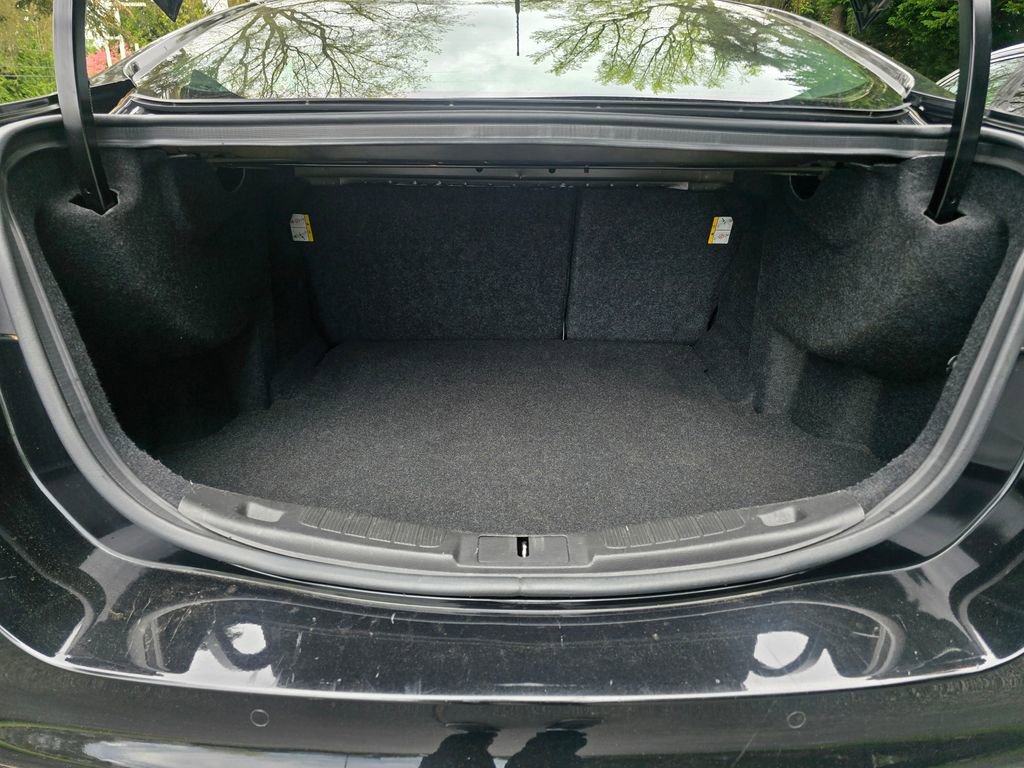 Used 2015 Ford Fusion SE w/ Equipment Group 202A FWD image 17