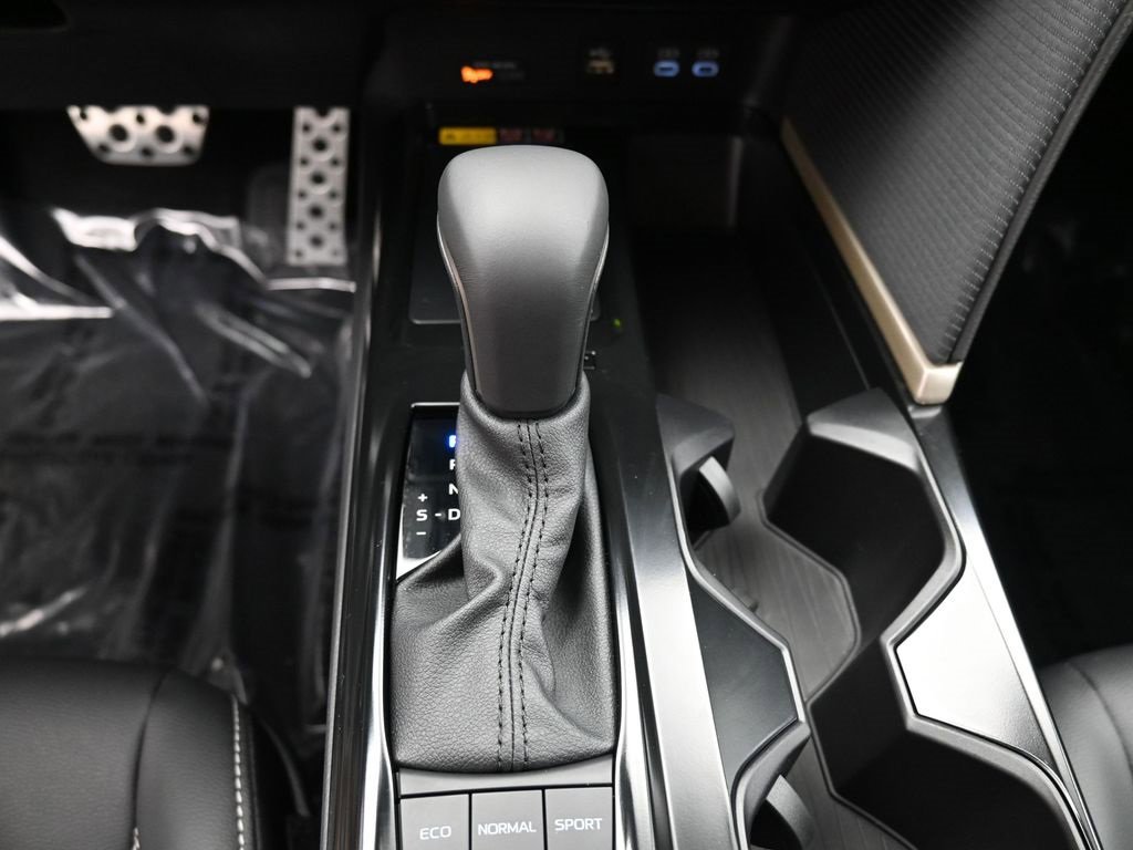 Certified 2025 Toyota Camry SE image 24