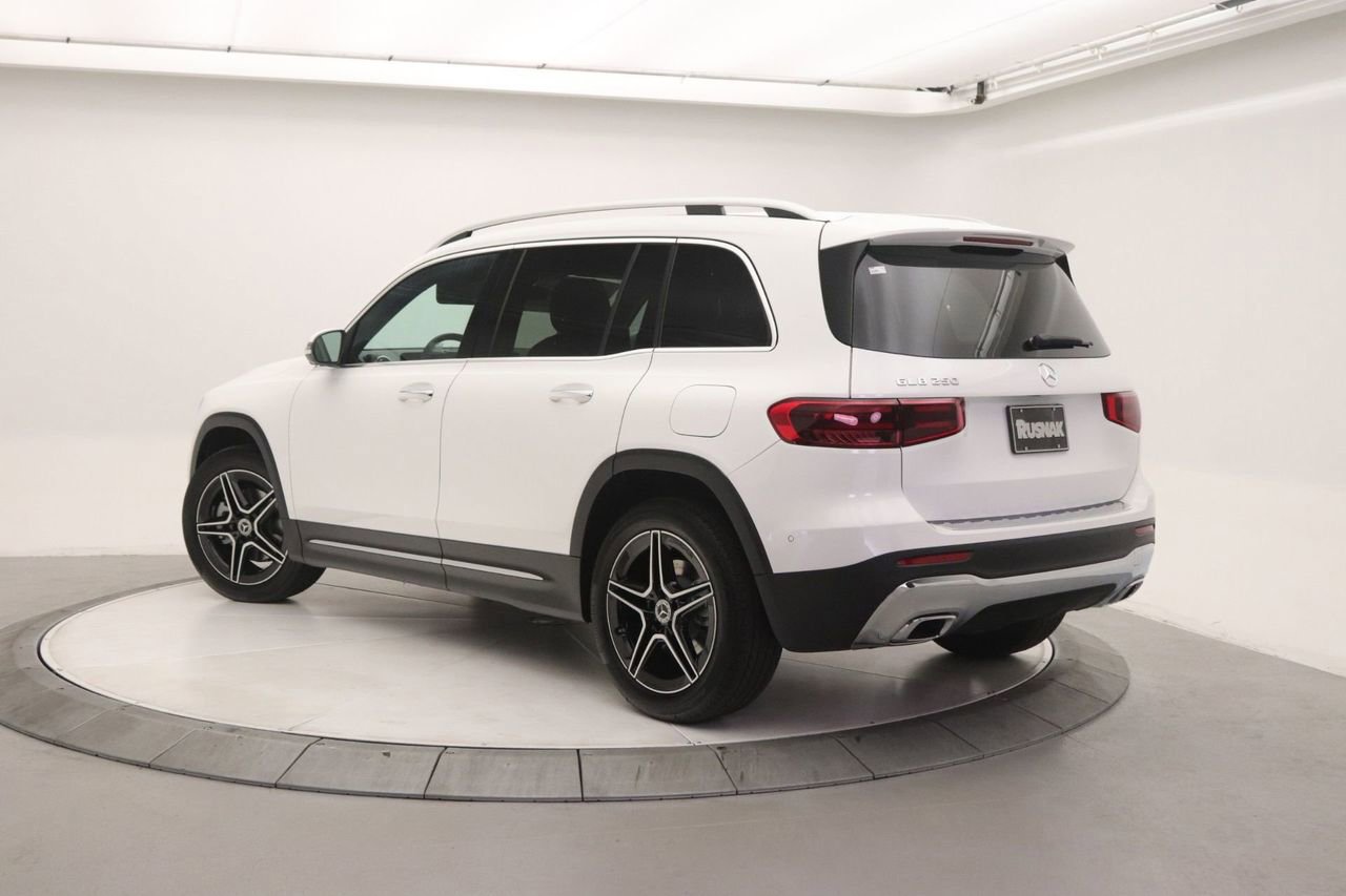 New 2026 Mercedes-Benz GLB 250 image 2