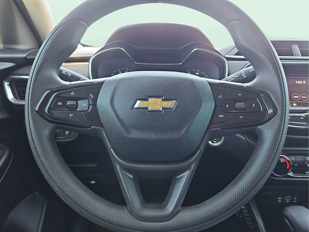 Used 2023 Chevrolet TrailBlazer LT FWD image 19
