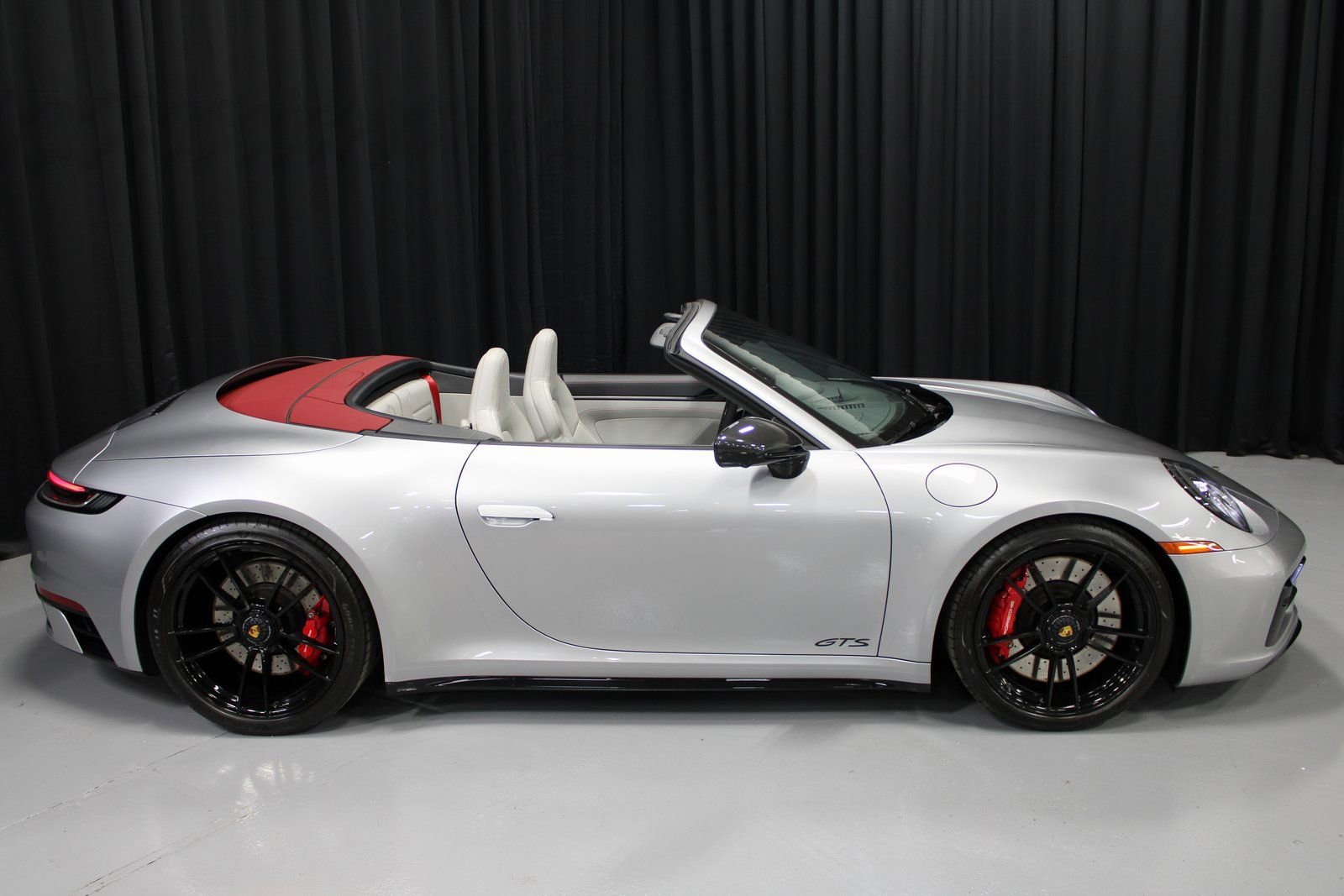 Certified 2024 Porsche 911 Carrera 4 GTS image 8