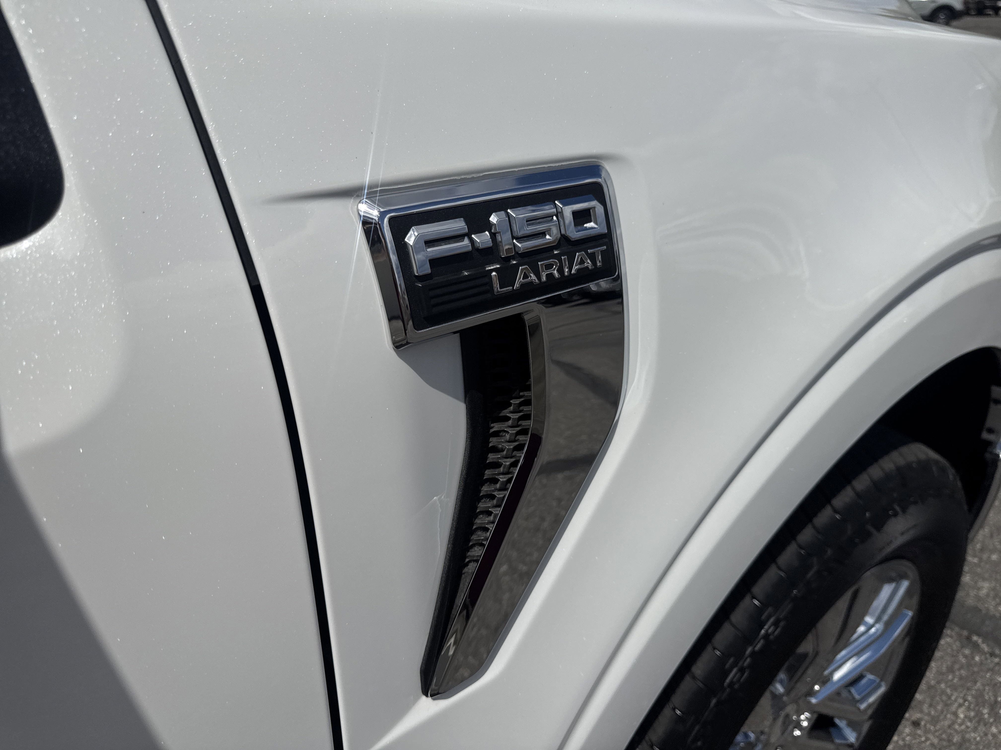 New 2025 Ford F150 Lariat w/ Equipment Group 502A High image 15