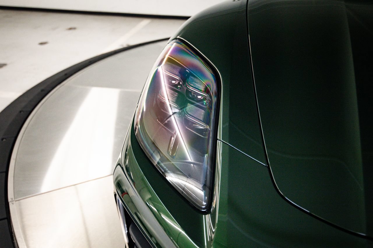 Certified 2025 Porsche Panamera image 13