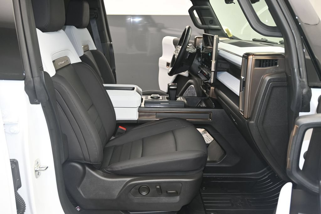Certified 2025 GMC Hummer EV 2X AWD/4WD image 11