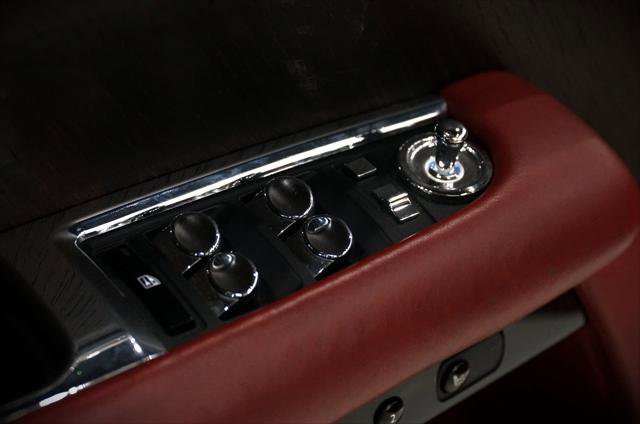 Used 2015 Rolls-Royce Wraith image 11