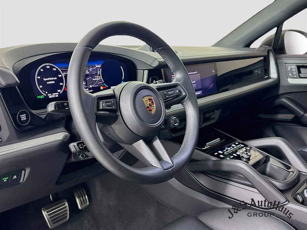 Used 2024 Porsche Cayenne S w/ Premium Package Plus (PP1) image 9