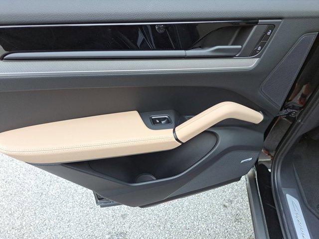 New 2026 Porsche Cayenne image 21