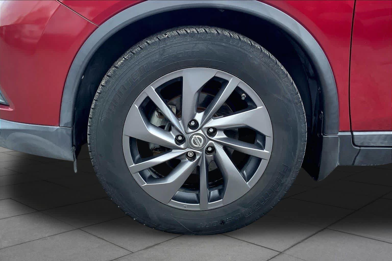 Used 2016 Nissan Rogue SL w/ SL Premium Package FWD image 11