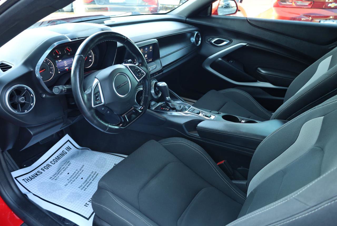 Used 2020 Chevrolet Camaro LT RWD image 7