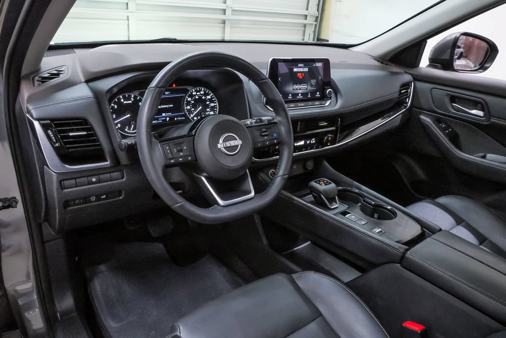 Used 2023 Nissan Rogue SL FWD image 2