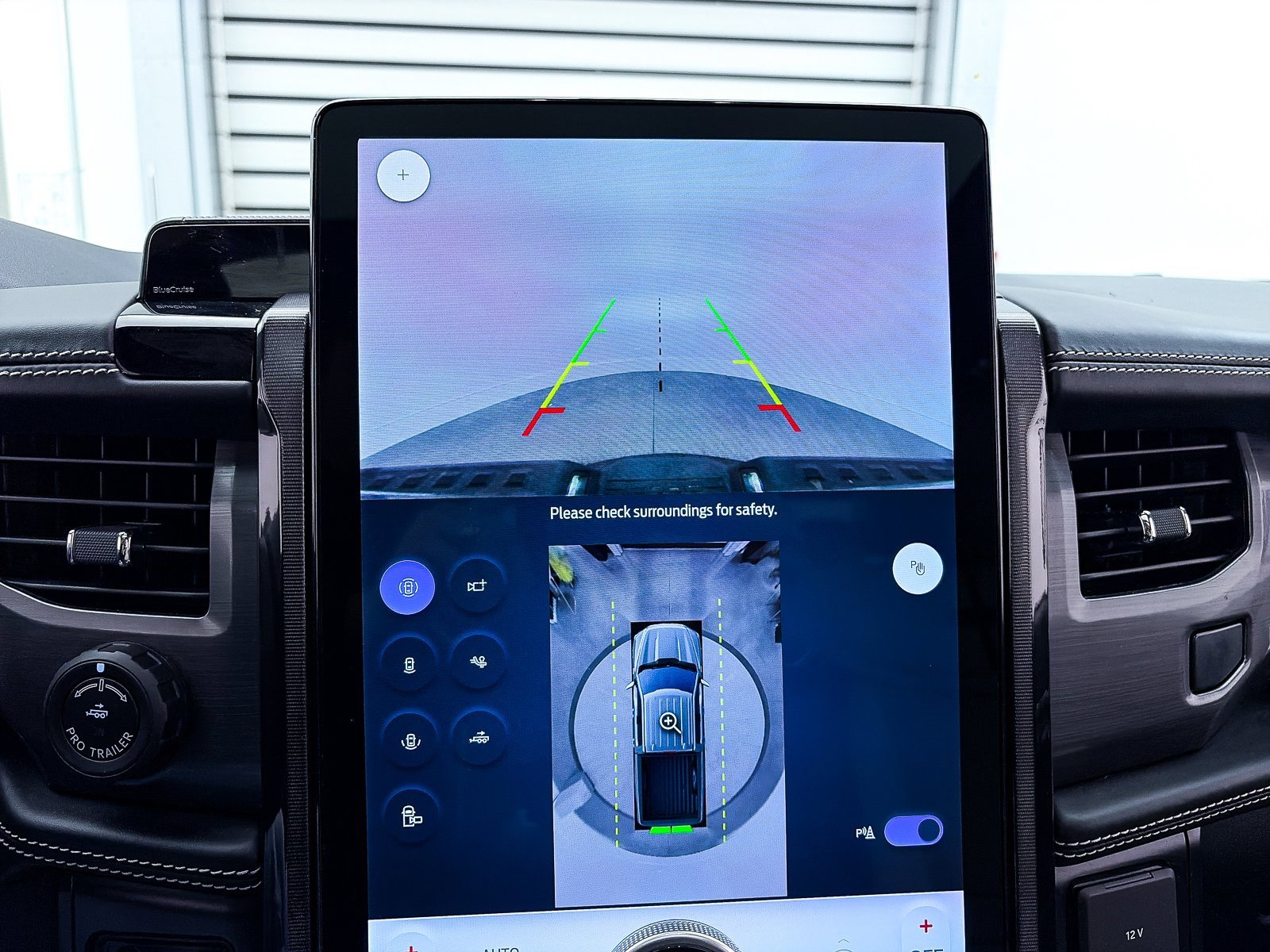 Used 2023 Ford F150 Lightning Platinum image 9