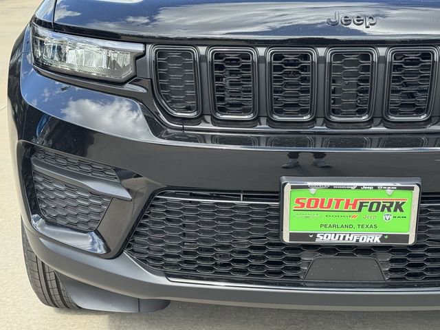 New 2025 Jeep Grand Cherokee Altitude w/ MOPAR Finishing Package image 8