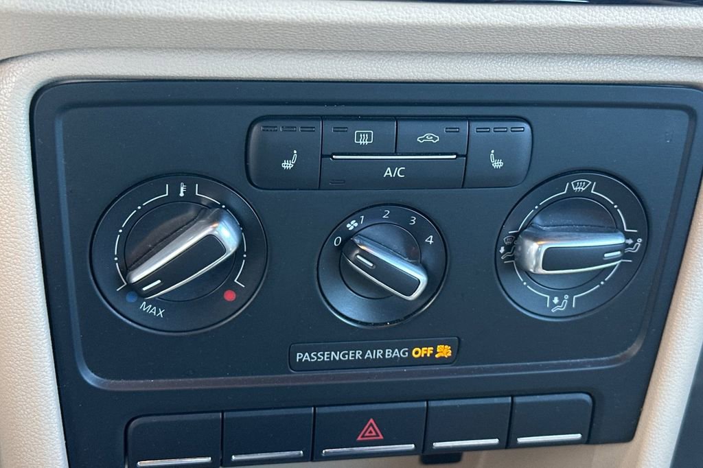 Used 2013 Volkswagen Beetle 2.0T image 18