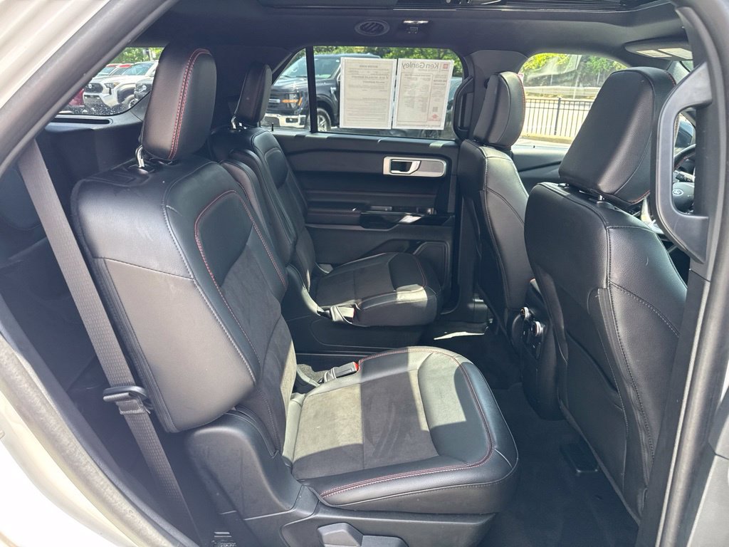 Used 2023 Ford Explorer ST-Line w/ Class IV Trailer Tow Package AWD/4WD image 30