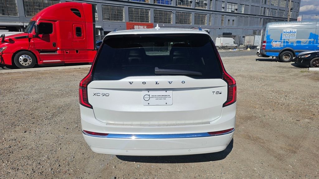 Certified 2025 Volvo XC90 T8 Plus w/ Protection Package Premier image 3