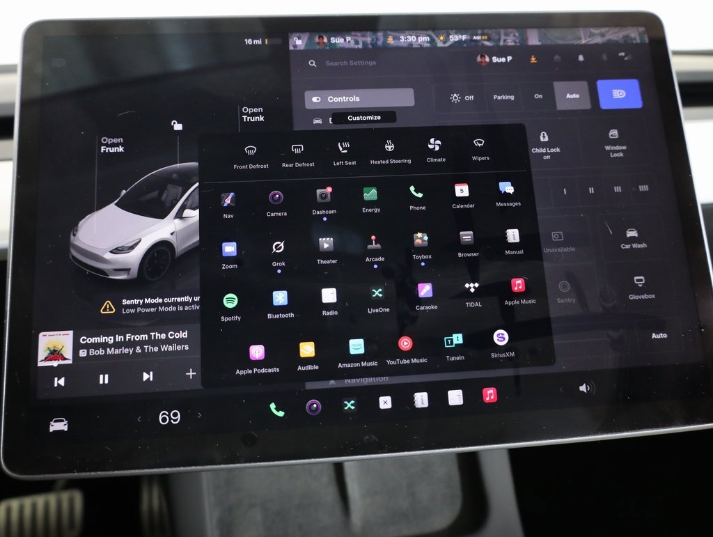 Used 2023 Tesla Model Y Performance image 26