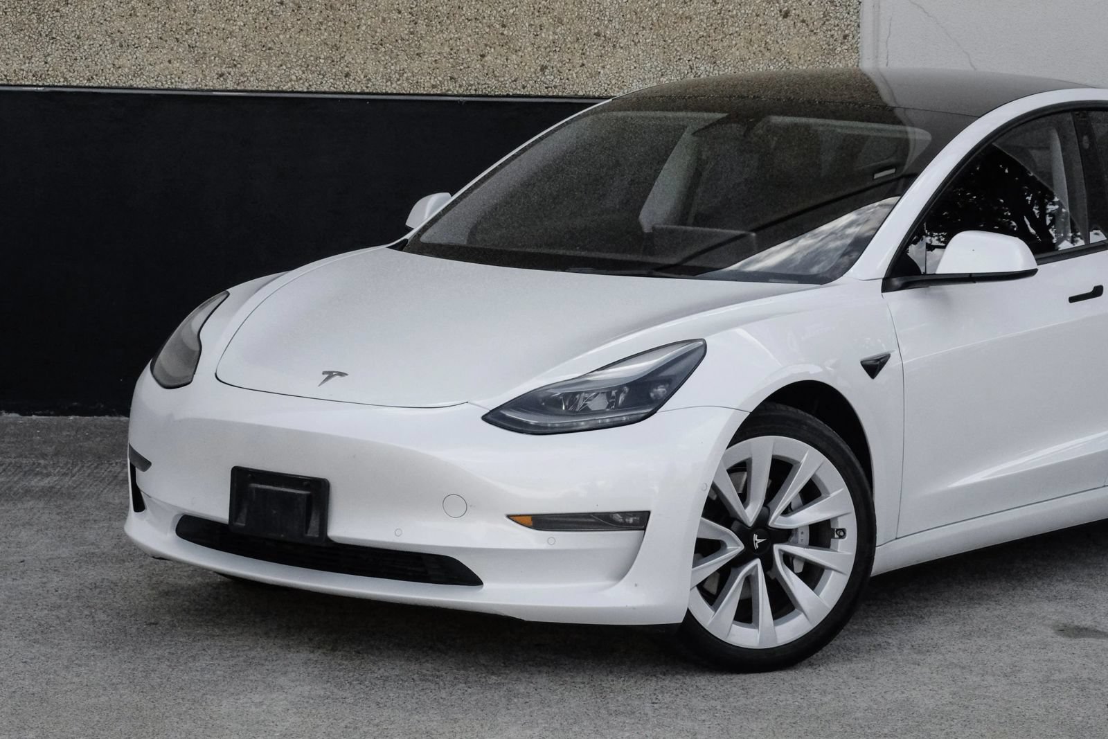 Used 2022 Tesla Model 3 Long Range AWD/4WD image 5