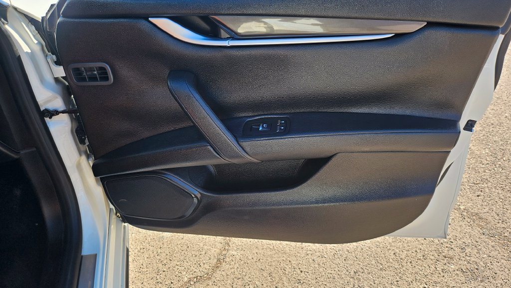 Used 2016 Maserati Ghibli RWD image 17