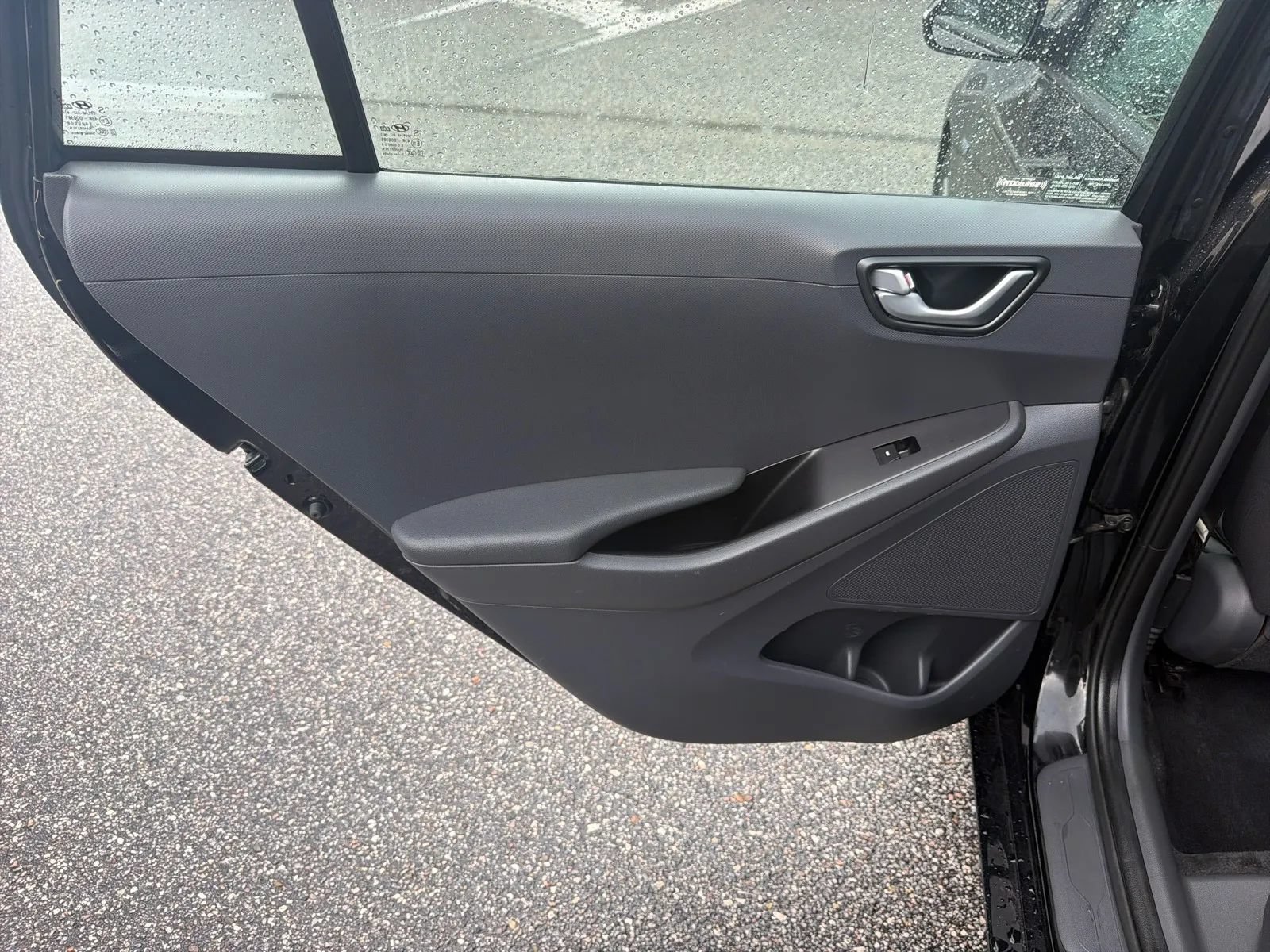 Used 2019 Hyundai Ioniq Electric FWD image 15