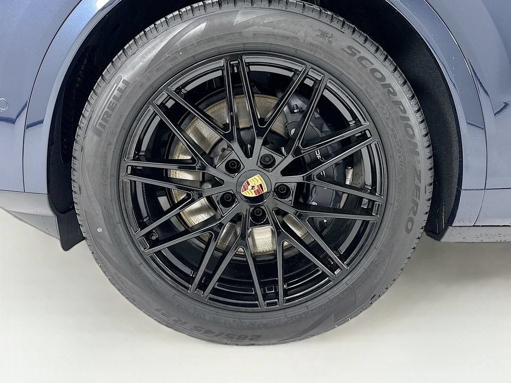 New 2026 Porsche Cayenne Coupe AWD/4WD image 36