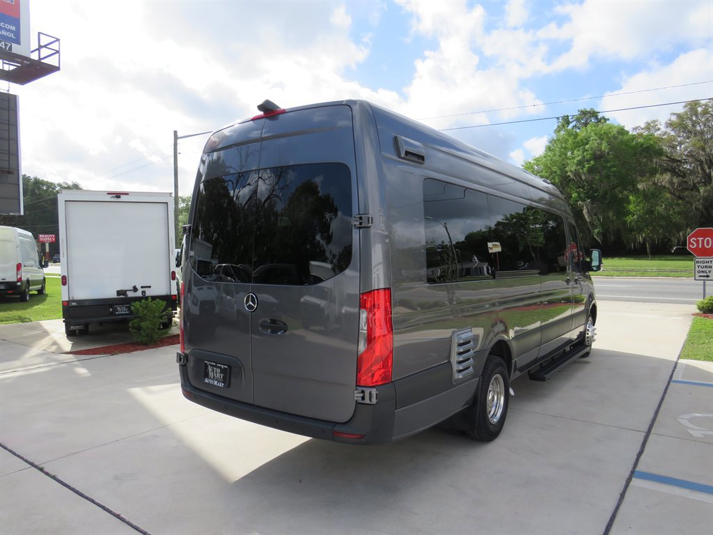 Used 2022 Mercedes-Benz Sprinter 4500 image 13