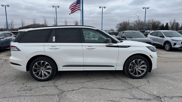 New 2026 Lincoln Aviator AWD w/ Jet Appearance Package image 8