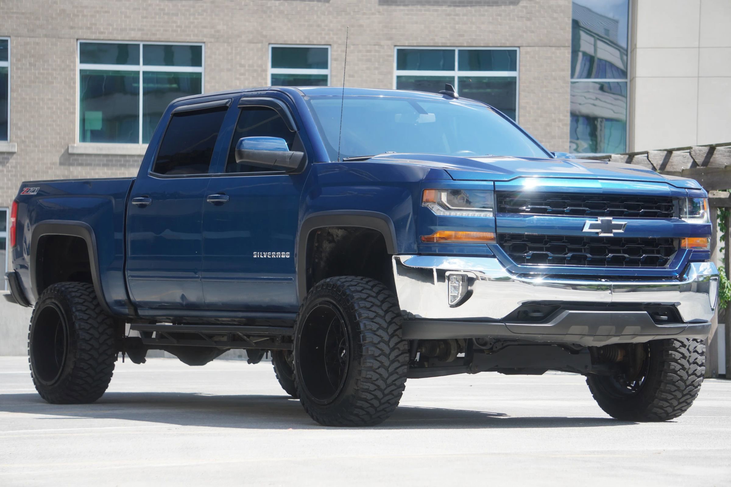 Used 2017 Chevrolet Silverado 1500 LT w/ All Star Edition AWD/4WD image 17