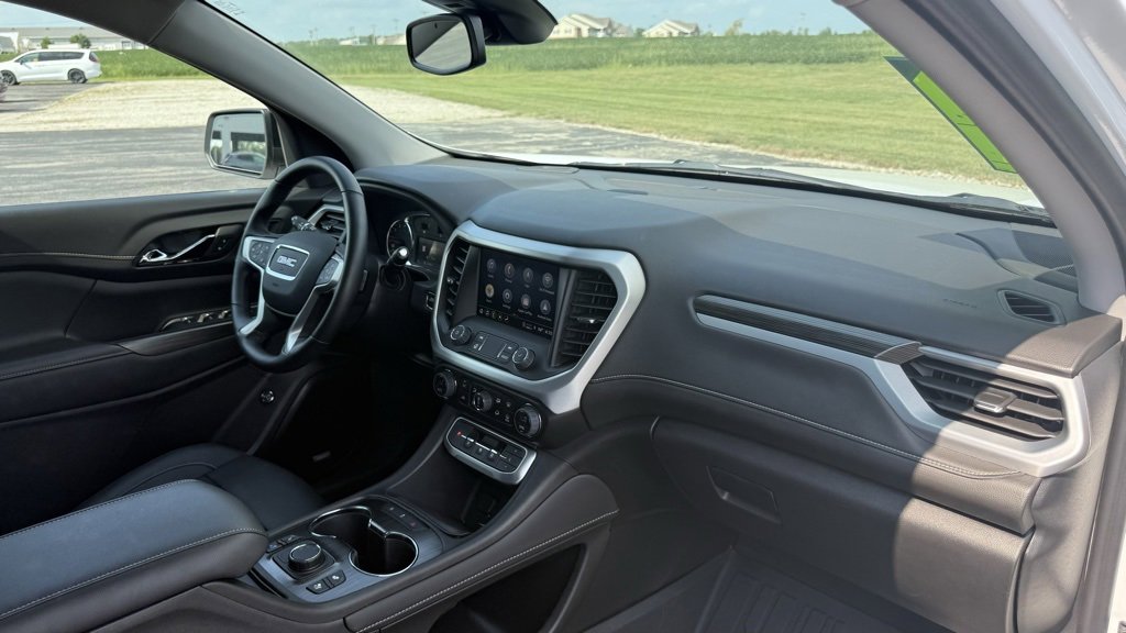 Used 2023 GMC Acadia SLT w/ Elevation Edition image 22
