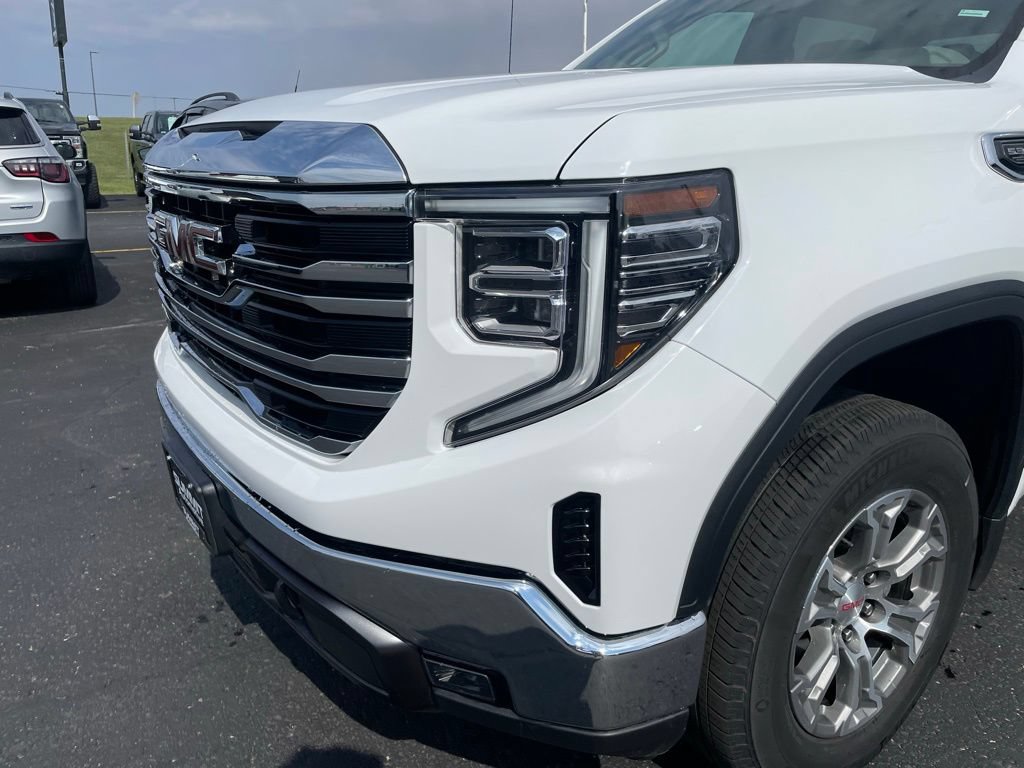 Used 2025 GMC Sierra 1500 SLT AWD/4WD image 35