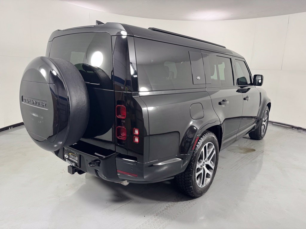 Used 2024 Land Rover Defender 130 X-Dynamic SE AWD/4WD image 6