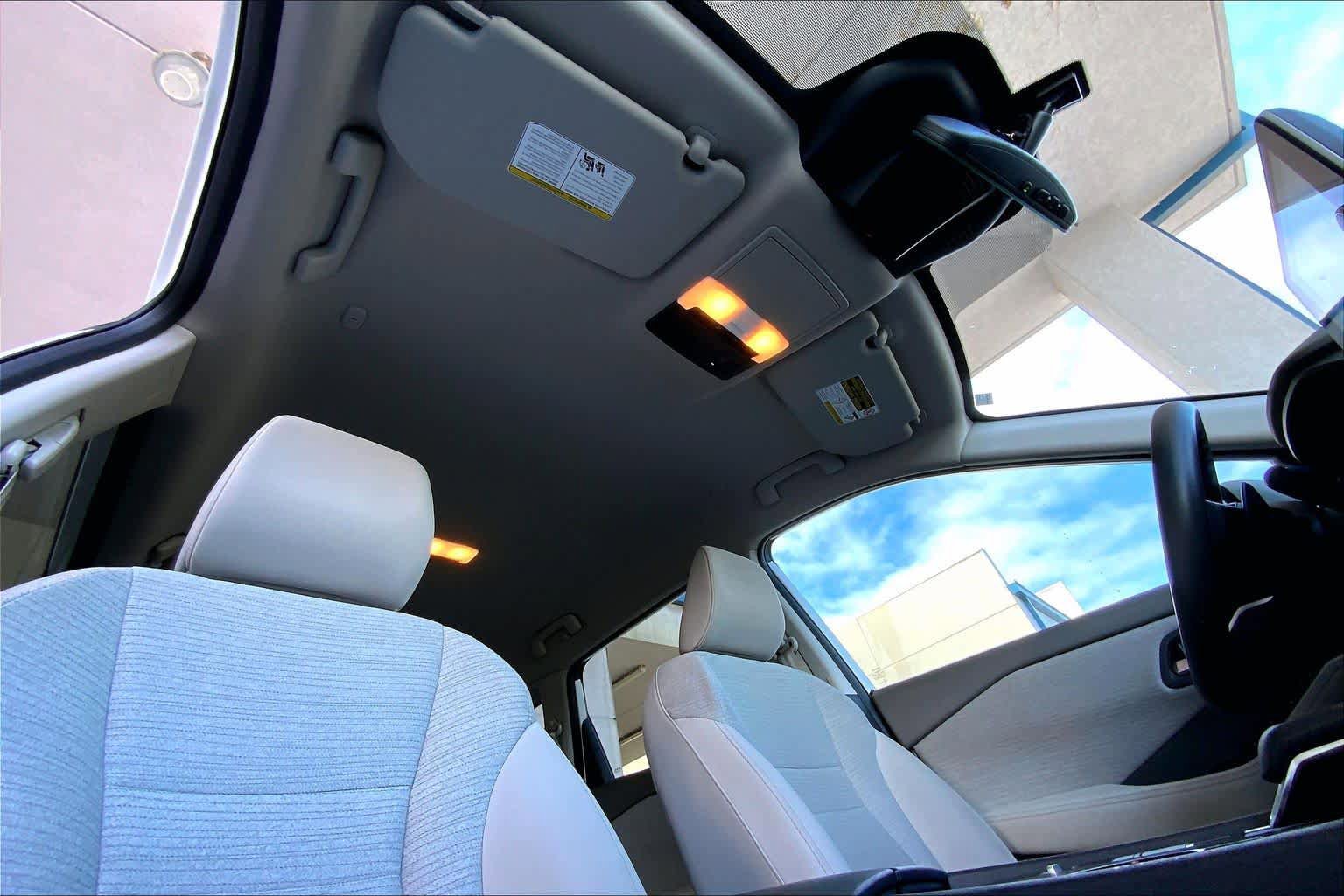 Used 2022 Nissan Rogue SV FWD image 14