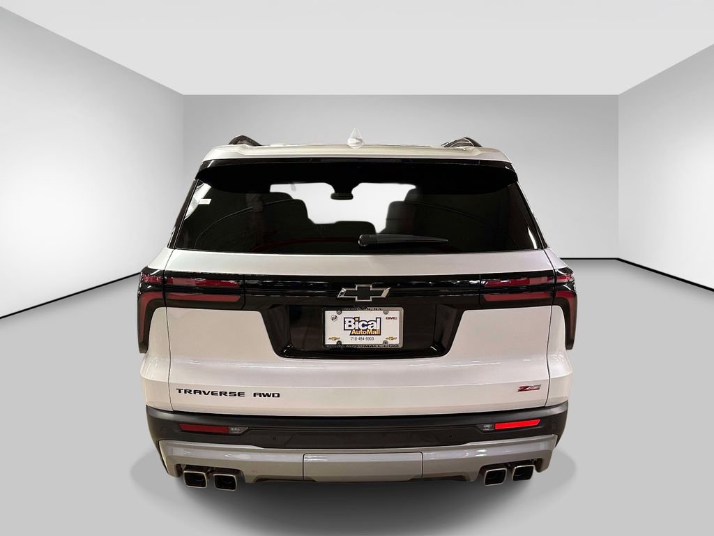 Used 2024 Chevrolet Traverse Z71 image 4