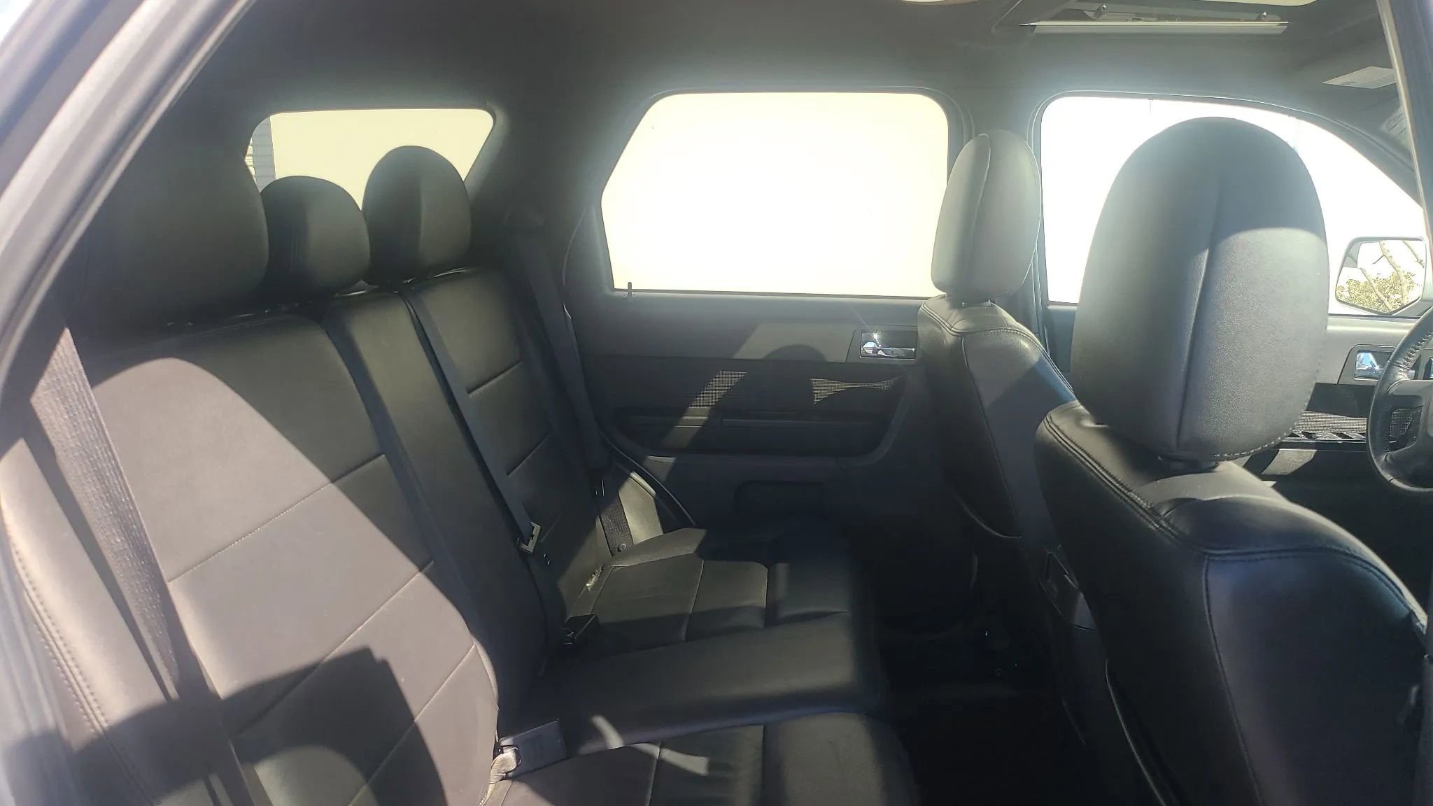 Used 2011 Ford Escape Limited w/ 301A Rapid Spec Order Code FWD image 30