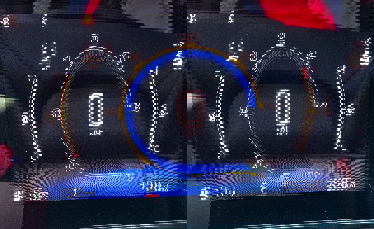 Certified 2025 Chevrolet Trax ACTIV w/ Sunroof Package image 28