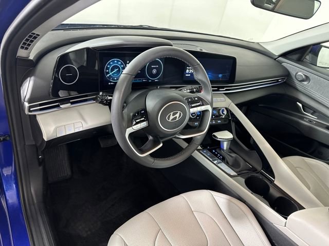 Certified 2025 Hyundai Elantra Limited image 41