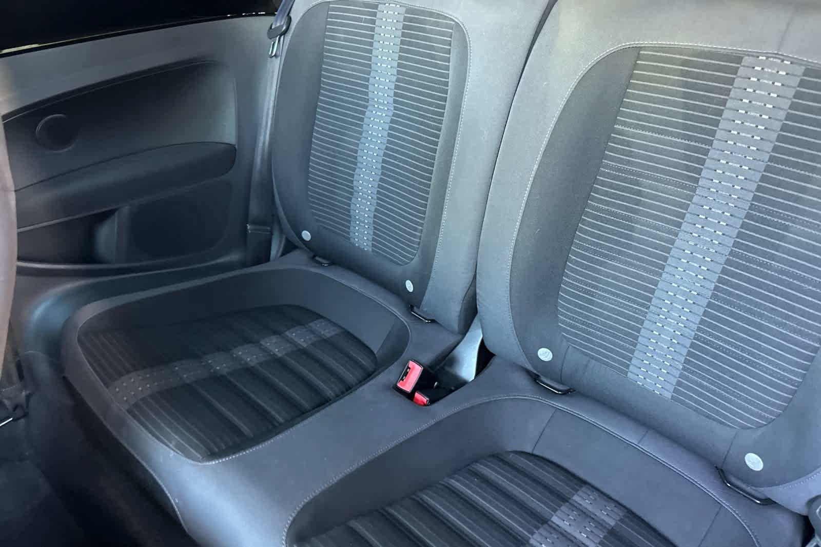 Used 2014 Volkswagen Beetle R-Line FWD image 4
