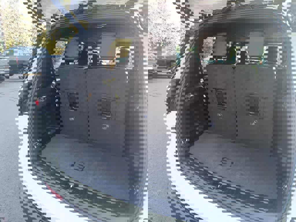 New 2025 Jeep Grand Cherokee L Limited w/ Luxury Tech Group II image 25