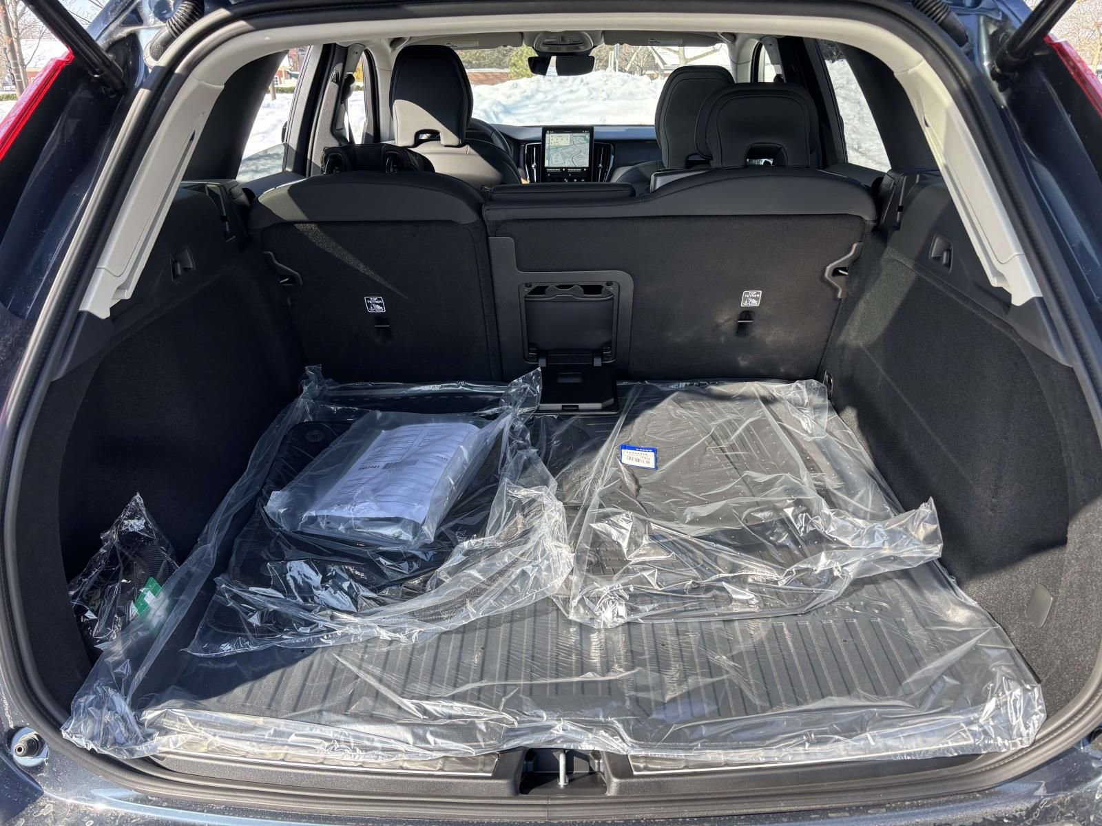 New 2026 Volvo XC60 B5 Plus w/ Protection Package Premier AWD/4WD image 9