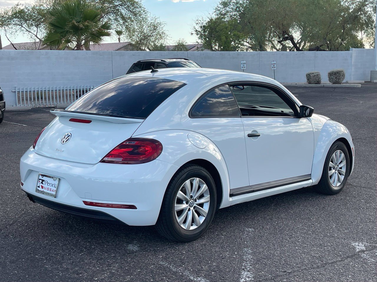Used 2018 Volkswagen Beetle 2.0T S FWD image 5