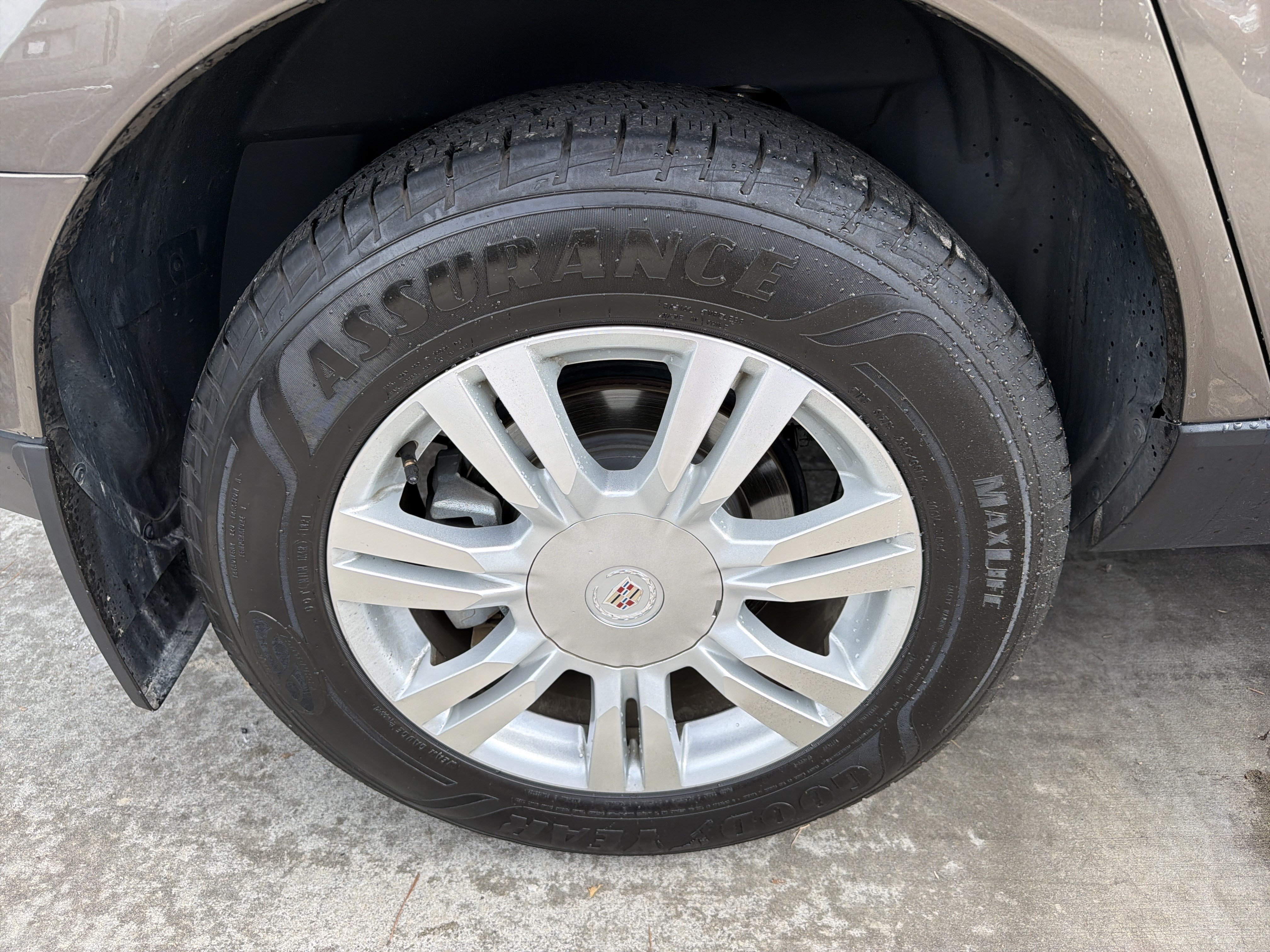Used 2016 Cadillac SRX Luxury w/ Driver Awareness Package FWD image 10