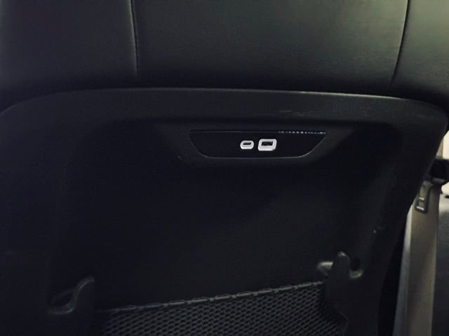 Used 2024 Chrysler Pacifica Touring-L image 23