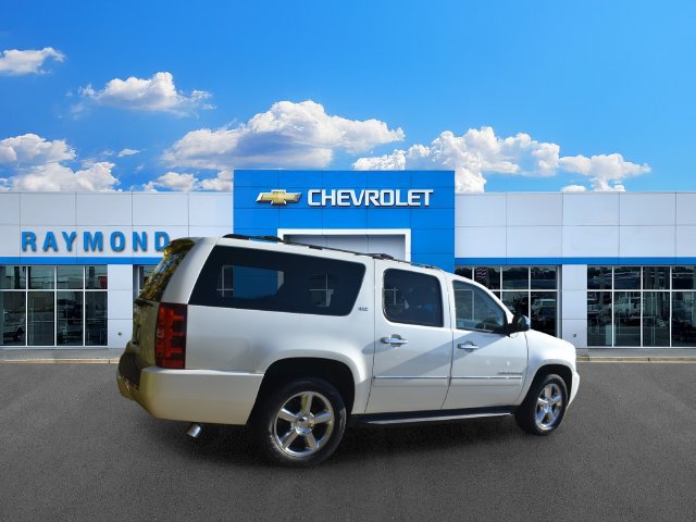 Certified 2014 Chevrolet Suburban LTZ AWD/4WD image 3