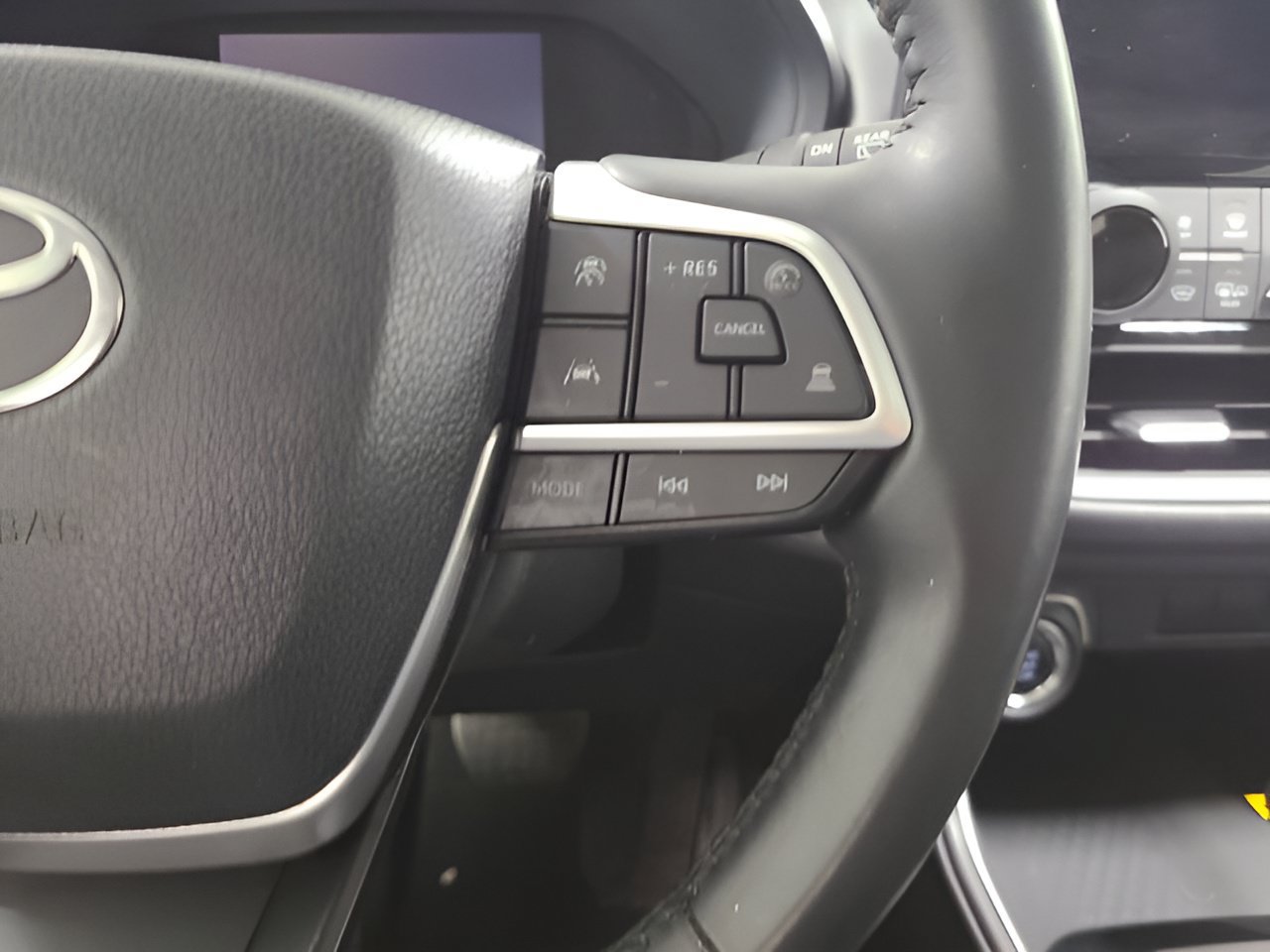 Used 2024 Toyota Grand Highlander AWD image 27