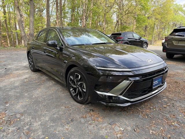 Certified 2025 Hyundai Sonata SEL AWD/4WD image 2