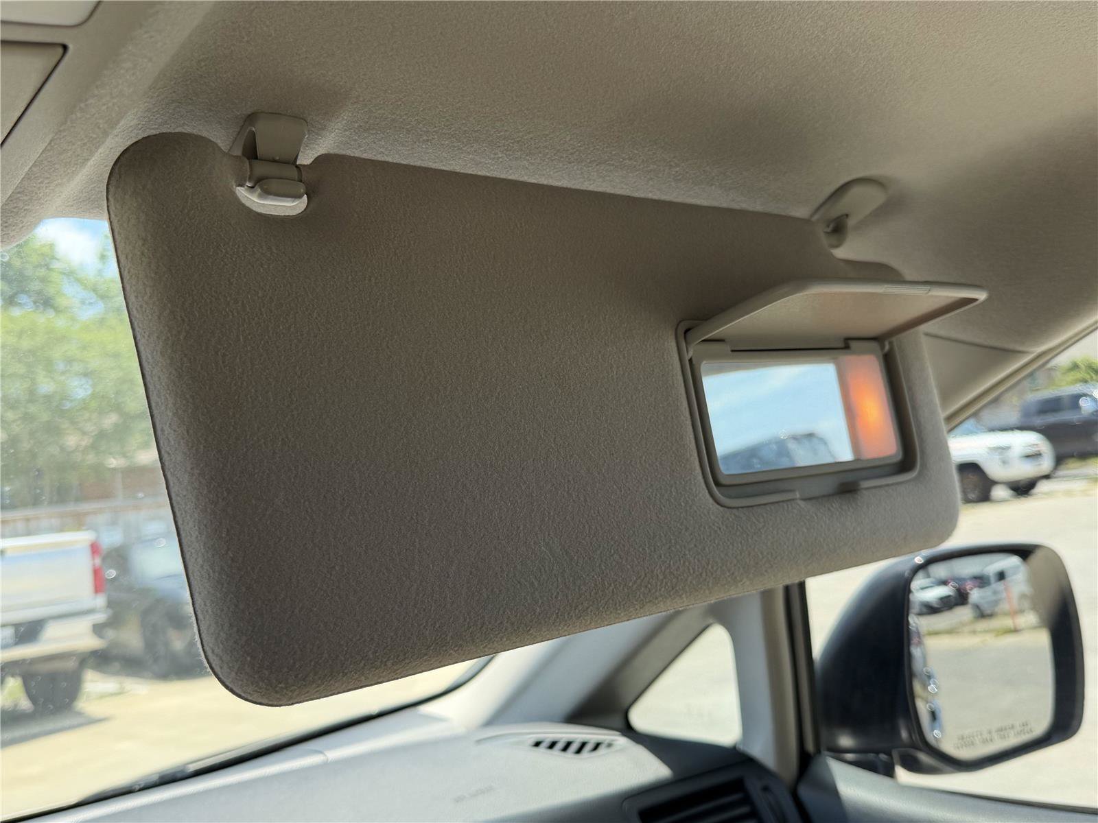 Used 2015 Nissan Quest Platinum FWD image 27
