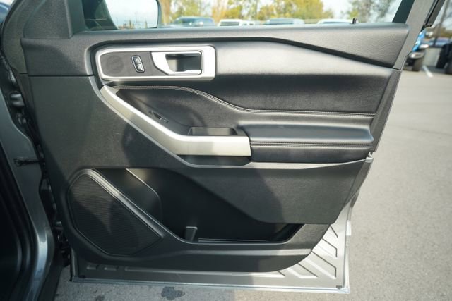 Used 2022 Ford Explorer XLT w/ Equipment Group 202A image 22